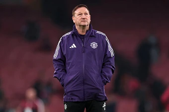 Bản hợp đồng Steve Holland mang ý nghĩa sống còn với Man Utd
