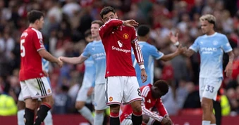 Báo chí thế giới chỉ ra lý do Man Utd thất bại trước Man City