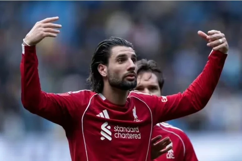 Bất lợi bủa vây Liverpool trong cuộc đua top 4 với MU Bất lợi bủa vây Liverpool trong cuộc đua top 4 với MU