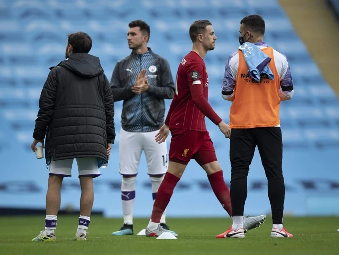Bernardo Silva: 'Tôi sẽ không tiết lộ ai đã ném chai nước vào Mourinho' Bernardo Silva: 'Tôi sẽ không tiết lộ ai đã ném chai nước vào Mourinho'