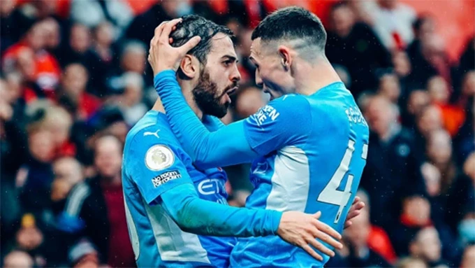 Bernardo Silva: 'Tôi sẽ không tiết lộ ai đã ném chai nước vào Mourinho' Bernardo Silva: 'Tôi sẽ không tiết lộ ai đã ném chai nước vào Mourinho'