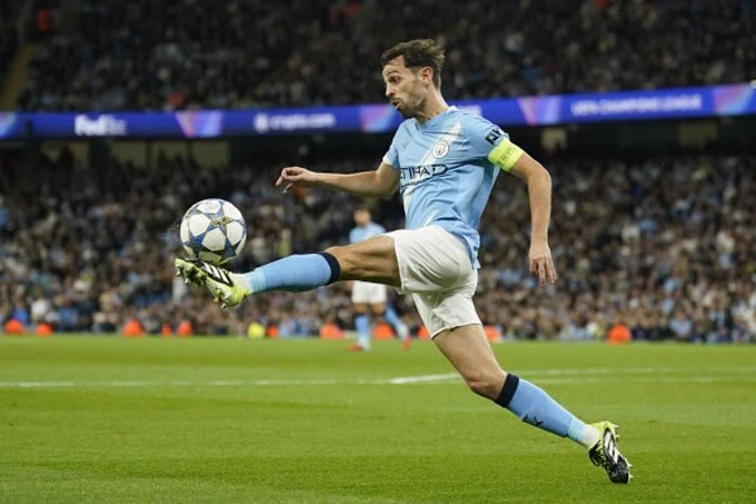 Bernardo Silva: 'Tôi sẽ không tiết lộ ai đã ném chai nước vào Mourinho' Bernardo Silva: 'Tôi sẽ không tiết lộ ai đã ném chai nước vào Mourinho'
