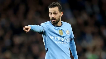 Bernardo Silva: 'Tôi sẽ không tiết lộ ai đã ném chai nước vào Mourinho'
