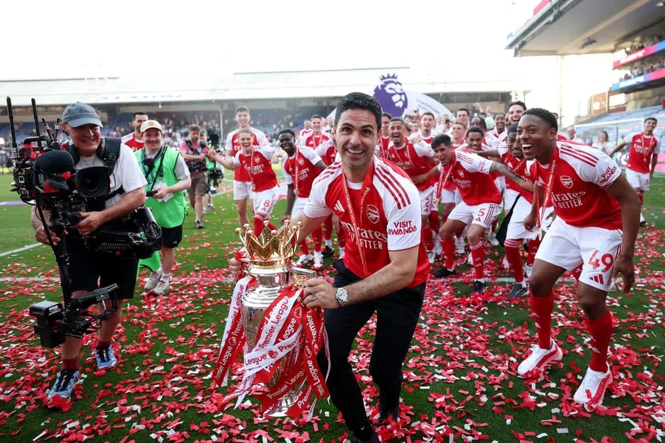 Bí mật đằng sau ngai vàng Ngoại hạng Anh của Arsenal Bí mật đằng sau ngai vàng Ngoại hạng Anh của Arsenal