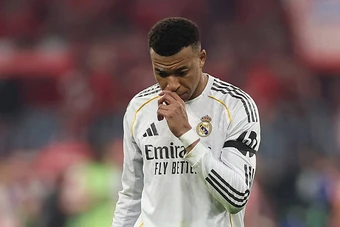 Bị Olise làm lu mờ, Mbappe nhận cú tát thức tỉnh ở Real