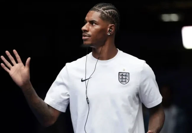 Biến Rashford thành số 9 là vết xe đổ Carrick cần tránh