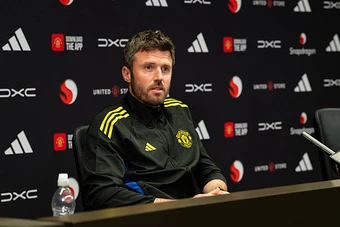 Bỏ rơi Carrick lúc này là canh bạc rủi ro nhất của Man Utd