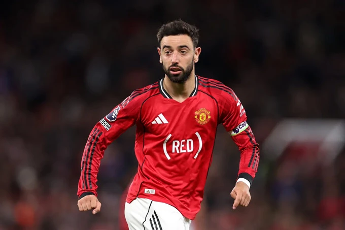 Bruno Fernandes cân bằng thành tích của Ronaldo, áp sát kỷ lục Premier League