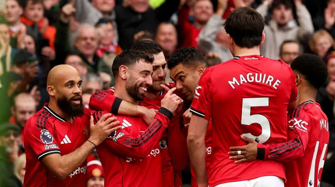 Bruno Fernandes 'chưa đủ tuổi' giành danh hiệu Cầu thủ xuất sắc nhất năm Bruno Fernandes 'chưa đủ tuổi' giành danh hiệu Cầu thủ xuất sắc nhất năm