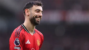 Bruno Fernandes 'chưa đủ tuổi' giành danh hiệu Cầu thủ xuất sắc nhất năm