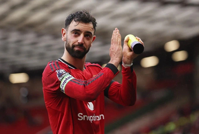 Bruno Fernandes nhận giải Cầu thủ xuất sắc nhất giải Ngoại hạng Anh Bruno Fernandes nhận giải Cầu thủ xuất sắc nhất giải Ngoại hạng Anh
