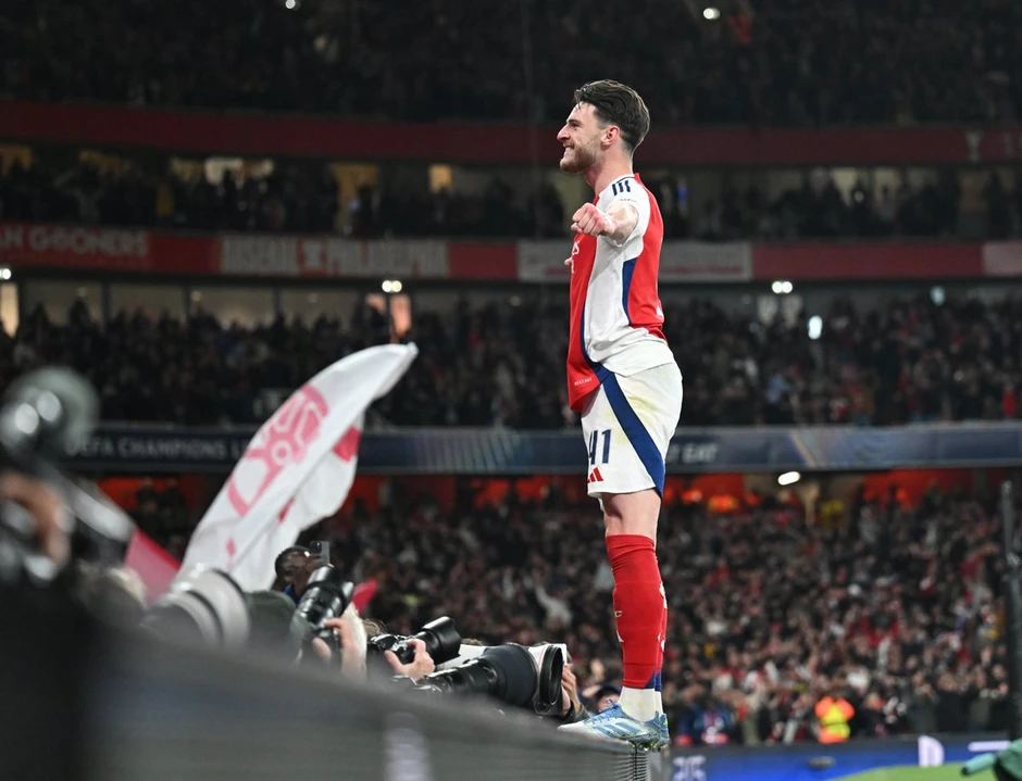 Bruno Fernandes và Declan Rice không hay bằng Rayan Cherki Bruno Fernandes và Declan Rice không hay bằng Rayan Cherki