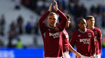 Các ông lớn Ngoại hạng Anh chờ giải cứu dàn sao West Ham