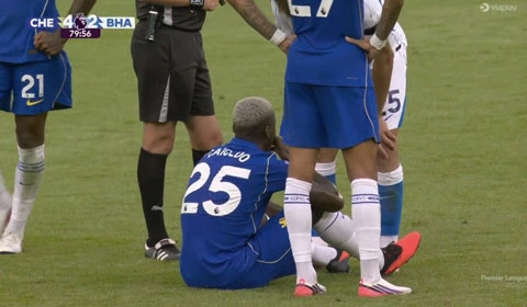 Caicedo khiến fan Chelsea tái mặt chỉ sau 12 phút Caicedo khiến fan Chelsea tái mặt chỉ sau 12 phút