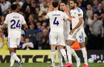 Cán mốc 43 điểm giúp Leeds United gần như chắc suất trụ hạng