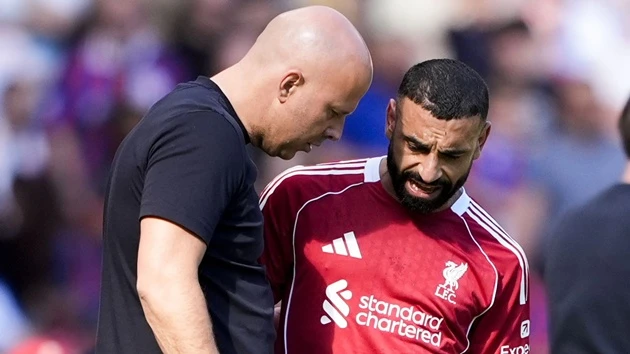 Carragher gọi Salah là ích kỷ vì chê bai Arne Slot Carragher gọi Salah là ích kỷ vì chê bai Arne Slot