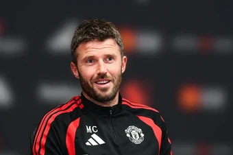 Carrick gọi nhận định MU khởi đầu dễ dàng là nực cười