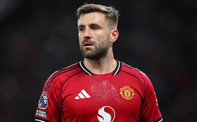 Carrick xoay xở với hàng thủ tan hoang của MU Carrick xoay xở với hàng thủ tan hoang của MU