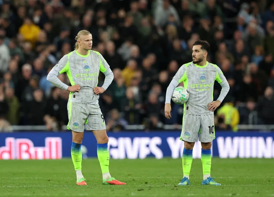 CĐV Arsenal chế giễu Man City dâng chức vô địch Premier League cho đội nhà CĐV Arsenal chế giễu Man City dâng chức vô địch Premier League cho đội nhà