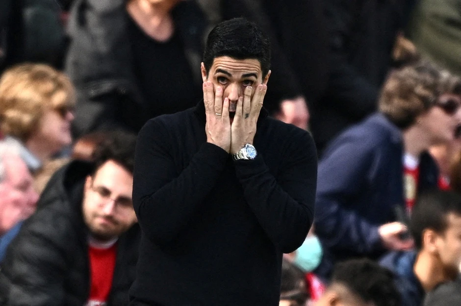 CĐV Arsenal đòi sa thải HLV Arteta CĐV Arsenal đòi sa thải HLV Arteta