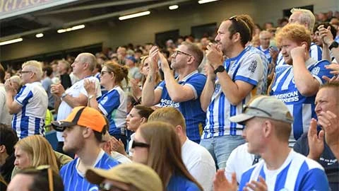 CĐV qua đời, Brighton nhận cú sốc sau chiến thắng tưng bừng trước Aston Villa CĐV qua đời, Brighton nhận cú sốc sau chiến thắng tưng bừng trước Aston Villa