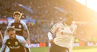 Chấm điểm Liverpool: Điểm sáng Ngumoha; Cú đúp 'đắng lòng' của Van Dijk