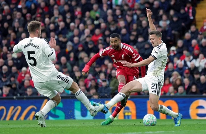 Chấm điểm Liverpool: Ngumoha chói sáng; Salah tìm lại tự tin