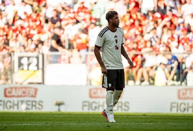 Chấm điểm Man United: Dorgu sáng nhất; Luke Shaw nhận điểm 4 Chấm điểm Man United: Dorgu sáng nhất; Luke Shaw nhận điểm 4