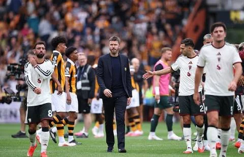 Cháy lên đi, Michael Carrick, sự điềm tĩnh bây giờ là ‘thuốc độc’ với MU! Cháy lên đi, Michael Carrick, sự điềm tĩnh bây giờ là ‘thuốc độc’ với MU!