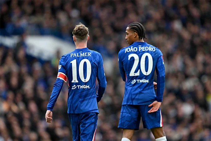 Chelsea chạm đáy khủng hoảng: Rosenior đứng trước 'án trảm' Chelsea chạm đáy khủng hoảng: Rosenior đứng trước 'án trảm'