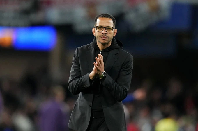 Chelsea đối mặt khoản đền bù 'khủng' nếu sa thải Rosenior Chelsea đối mặt khoản đền bù 'khủng' nếu sa thải Rosenior