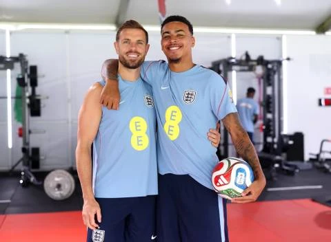 Chelsea mua Henderson không phải vì chuyên môn, mà vì một lý do đặc biệt Chelsea mua Henderson không phải vì chuyên môn, mà vì một lý do đặc biệt