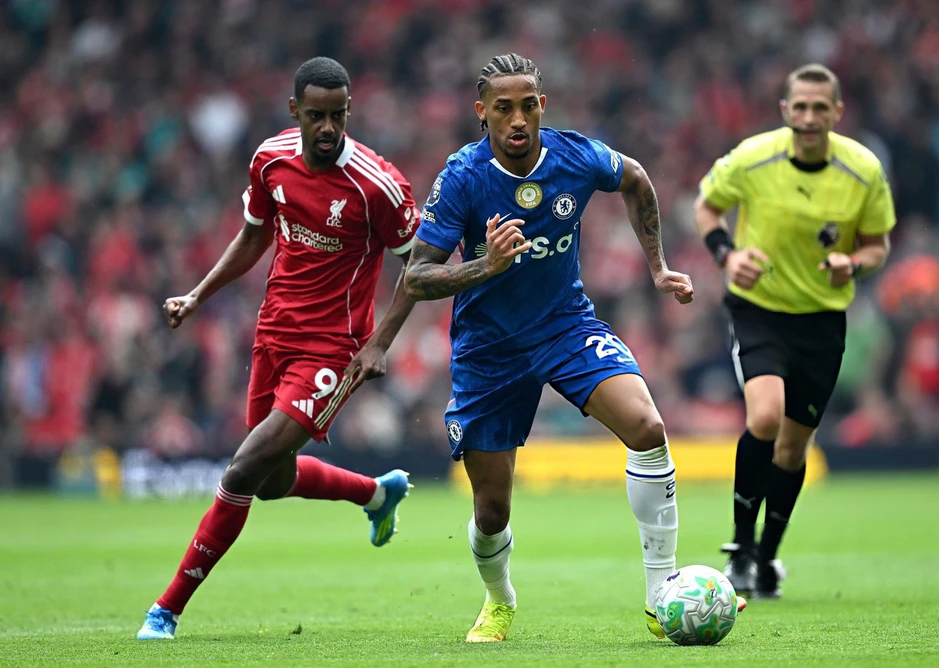 Chelsea ngắt mạch thua bằng trận hòa trước Liverpool