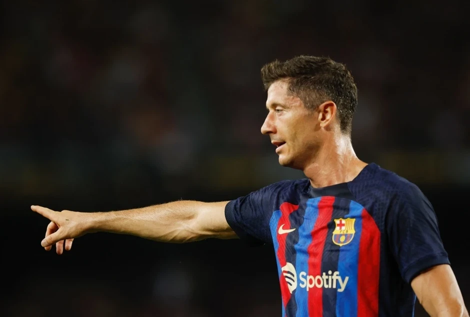 Chelsea phớt lờ 100 triệu euro của Barca