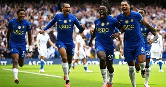 Chelsea thắng nghẹt thở Brighton trong màn rượt đuổi 7 bàn