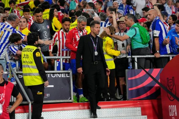 Chelsea tính làm 'đại cách mạng' với Diego Simeone Chelsea tính làm 'đại cách mạng' với Diego Simeone