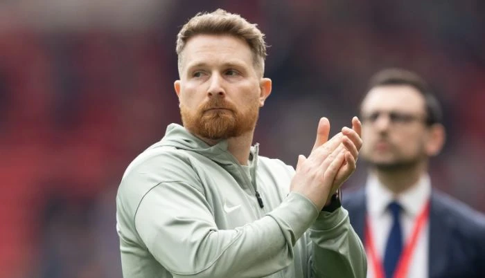 Chelsea trả giá đắt vì kỷ luật, HLV tạm quyền cảnh báo