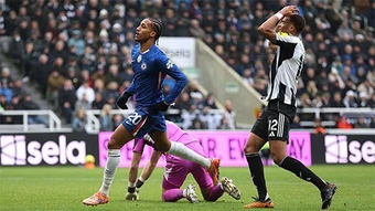 Chelsea và Newcastle tổn thất lực lượng trước đại chiến