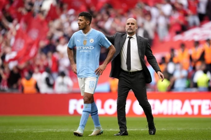 Chelsea vs Man City: Khác biệt qua cách hành xử với Enzo Fernandez Chelsea vs Man City: Khác biệt qua cách hành xử với Enzo Fernandez