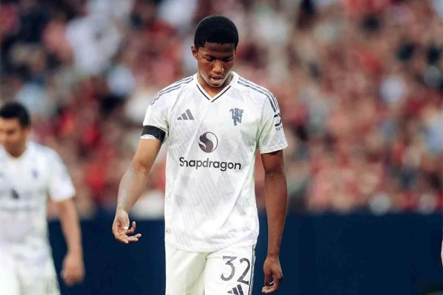 Chido Obi chứng minh vị thế số 9 tương lai của Man Utd Chido Obi chứng minh vị thế số 9 tương lai của Man Utd