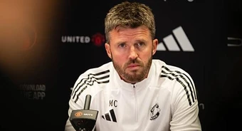 CHÍNH THỨC! MU giữ chân Michael Carrick đến năm 2028