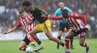 Chuyên gia thúc giục Man Utd thanh lý Joshua Zirkzee