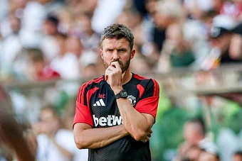 Cơ hội để Carrick nhuộm đỏ thành Manchester