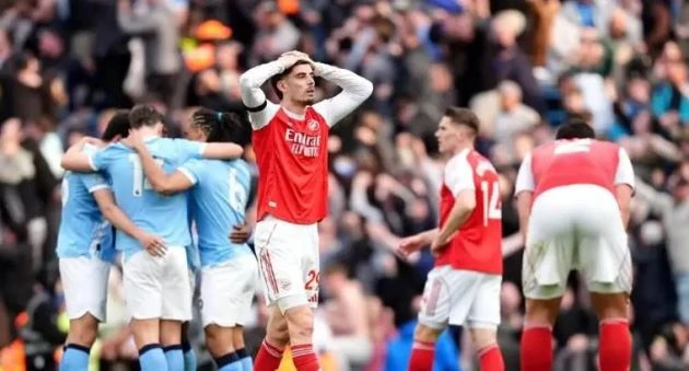 Cơn ác mộng cũ ám ảnh Arsenal khi Man City trỗi dậy Cơn ác mộng cũ ám ảnh Arsenal khi Man City trỗi dậy