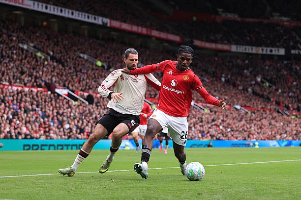 Cơn đau đầu của Carrick và giấc mơ World Cup cho Ayden Heaven