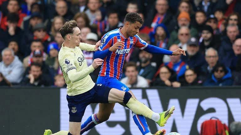 Crystal Palace trở thành "kẻ phán quyết" ngôi vương Ngoại hạng Anh Crystal Palace trở thành "kẻ phán quyết" ngôi vương Ngoại hạng Anh