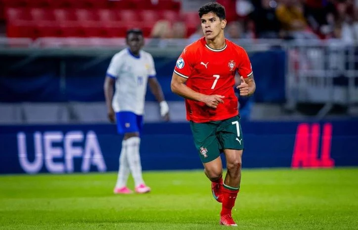 Cú hích từ Ederson sẽ đưa Mateus Fernandes tới Man Utd? Cú hích từ Ederson sẽ đưa Mateus Fernandes tới Man Utd?