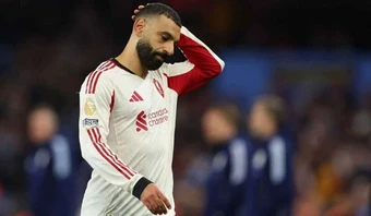Cú ngã ở Villa Park nói gì về Liverpool?