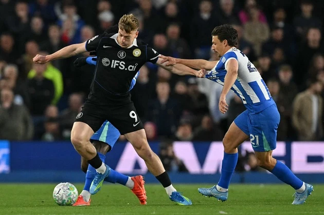 Cú sẩy chân của Chelsea vô tình gài bẫy Man City chặng cuối Cú sẩy chân của Chelsea vô tình gài bẫy Man City chặng cuối