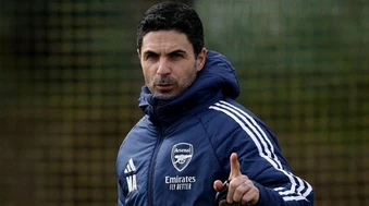 Cuộc đua Arsenal - Man City thêm biến số mới